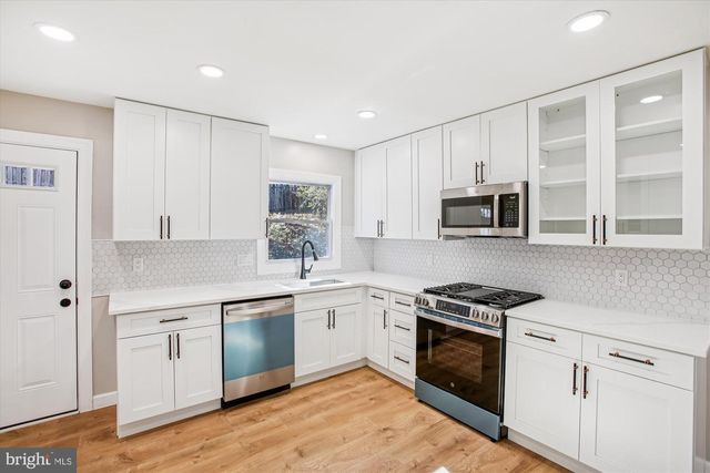 9075 ANDROMEDA DR, Burke, VA 22015