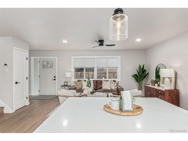 1011 Yeager Dr, Longmont, CO 80501