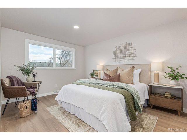 1011 Yeager Dr, Longmont, CO 80501