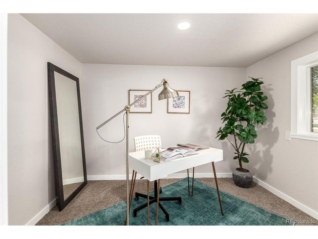 1011 Yeager Dr, Longmont, CO 80501