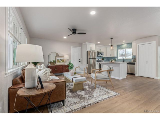 1011 Yeager Dr, Longmont, CO 80501