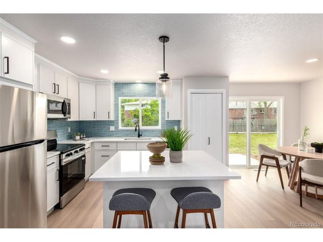 1011 Yeager Dr, Longmont, CO 80501