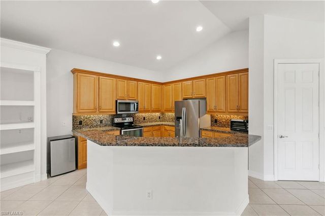 3917 Fabienne CT, Naples, FL 34109