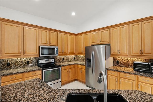 3917 Fabienne CT, Naples, FL 34109