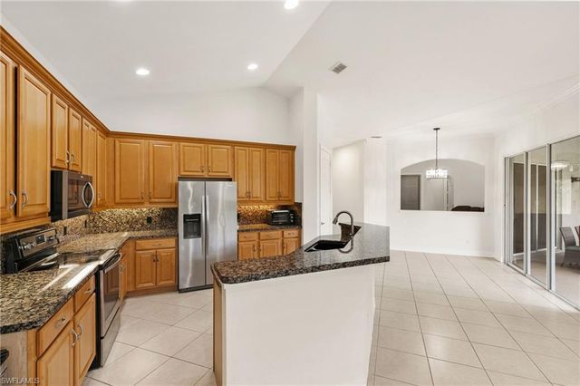 3917 Fabienne CT, Naples, FL 34109