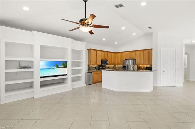 3917 Fabienne CT, Naples, FL 34109