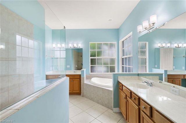 3917 Fabienne CT, Naples, FL 34109