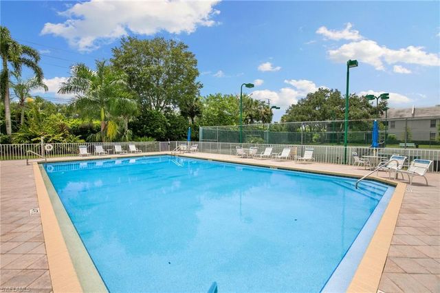 3917 Fabienne CT, Naples, FL 34109