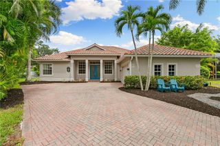 3917 Fabienne CT, Naples, FL 34109