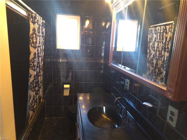 618 Beach View ST, Norfolk, VA 23503