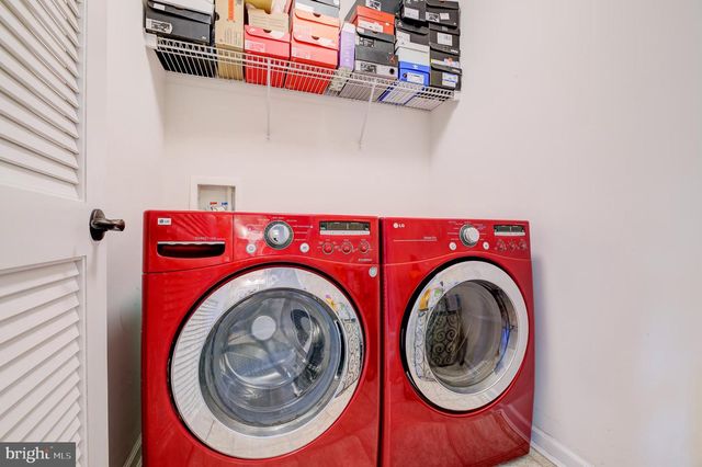 81 SUNDANCE DR, Hamilton, NJ 08619