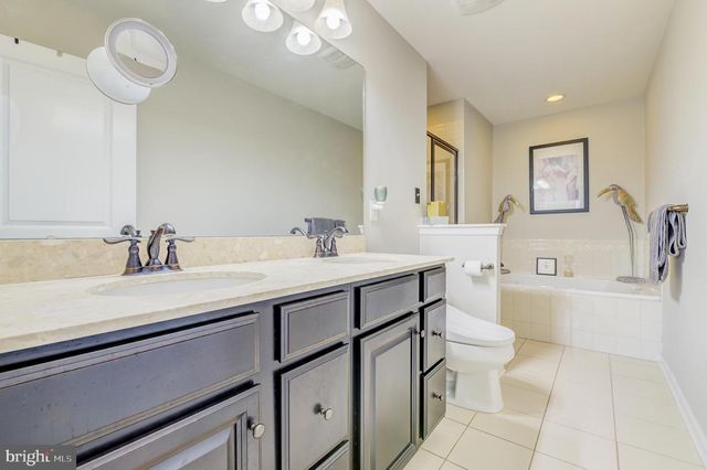 81 SUNDANCE DR, Hamilton, NJ 08619