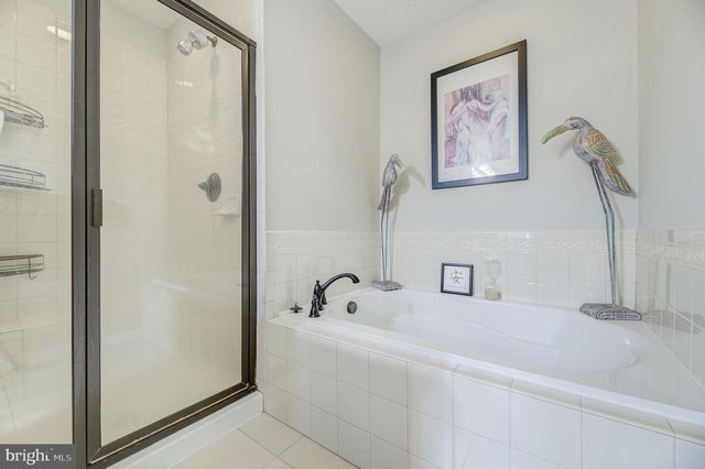 81 SUNDANCE DR, Hamilton, NJ 08619