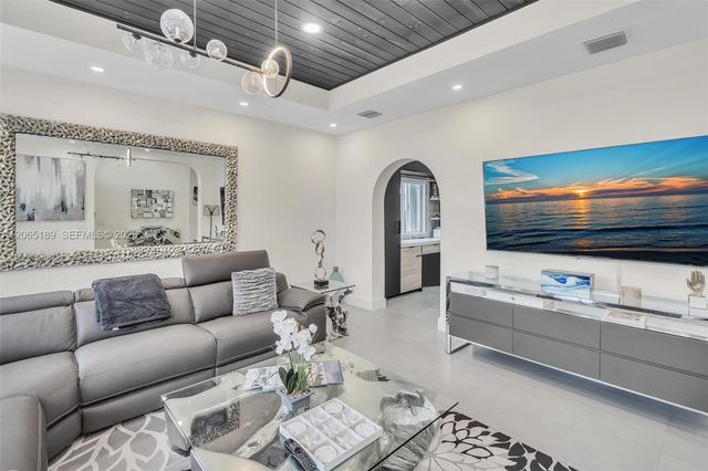 2521 Center Avenue, Fort Lauderdale, FL 33305