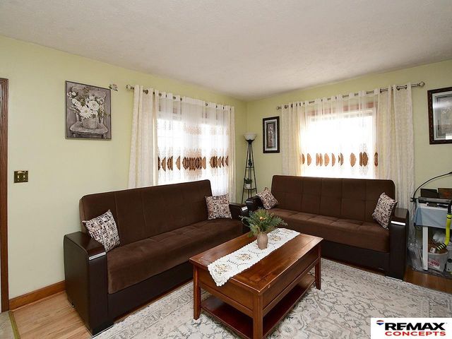 891 S 33rd Street, Lincoln, NE 68510