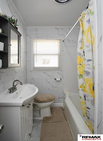 891 S 33rd Street, Lincoln, NE 68510