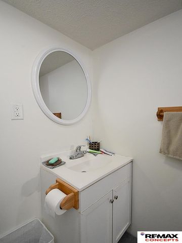 891 S 33rd Street, Lincoln, NE 68510