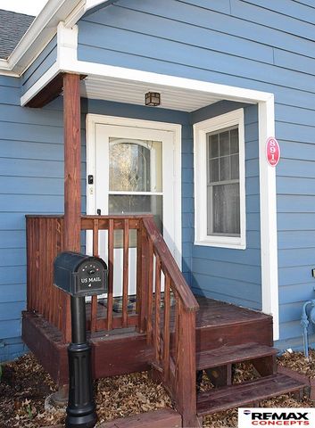 891 S 33rd Street, Lincoln, NE 68510