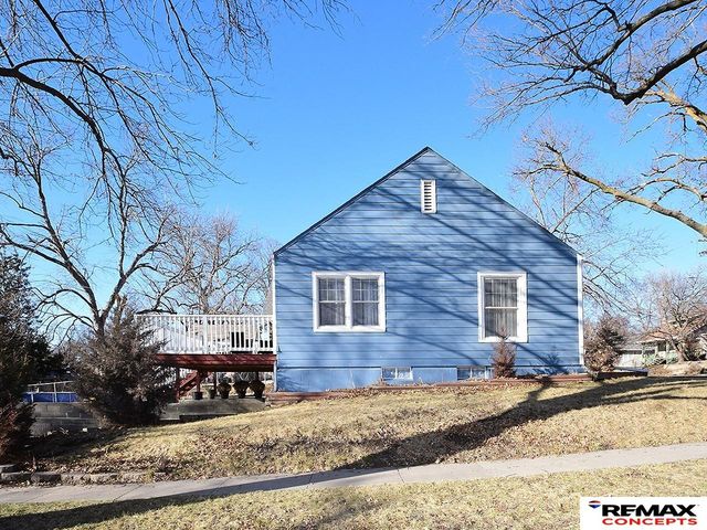 891 S 33rd Street, Lincoln, NE 68510