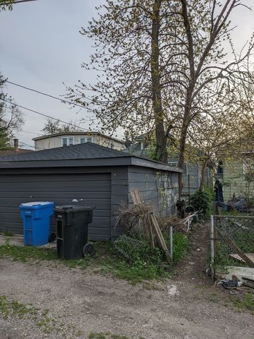 12115 S Emerald Avenue, Chicago, IL 60628