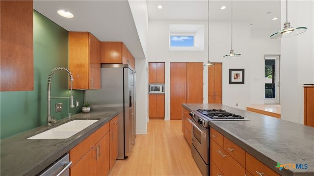 33 Laurel Trail, New Braunfels, TX 78130