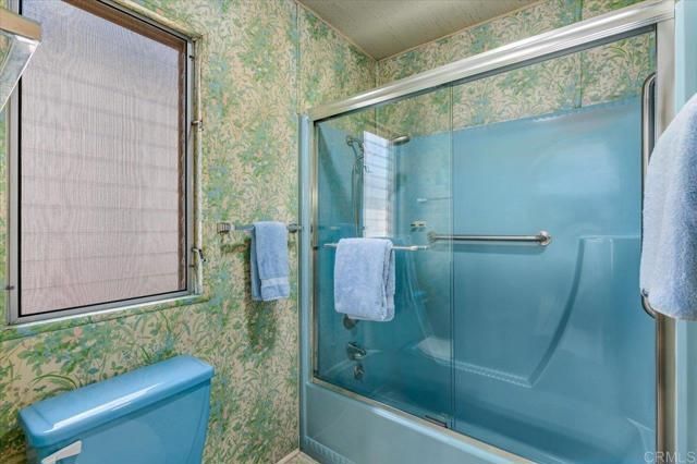 1010 E Bobier Drive 204, Vista, CA 92084