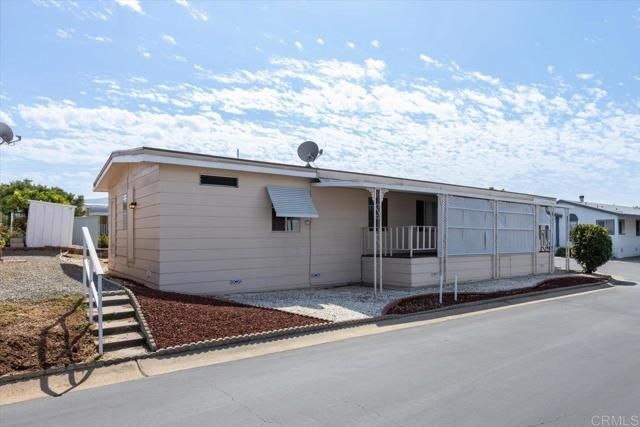 1010 E Bobier Drive 204, Vista, CA 92084