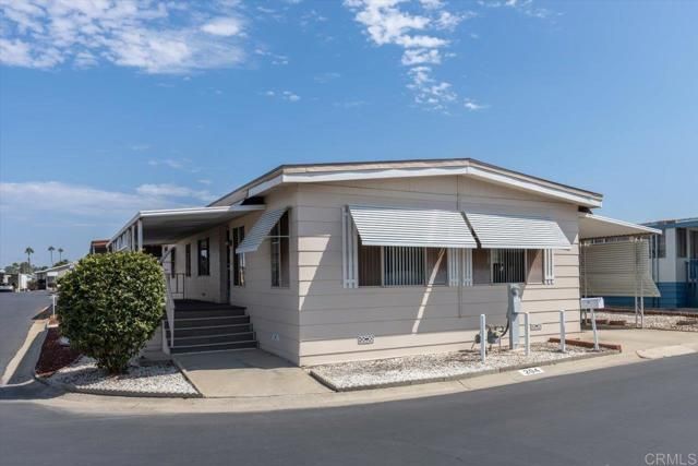 1010 E Bobier Drive 204, Vista, CA 92084