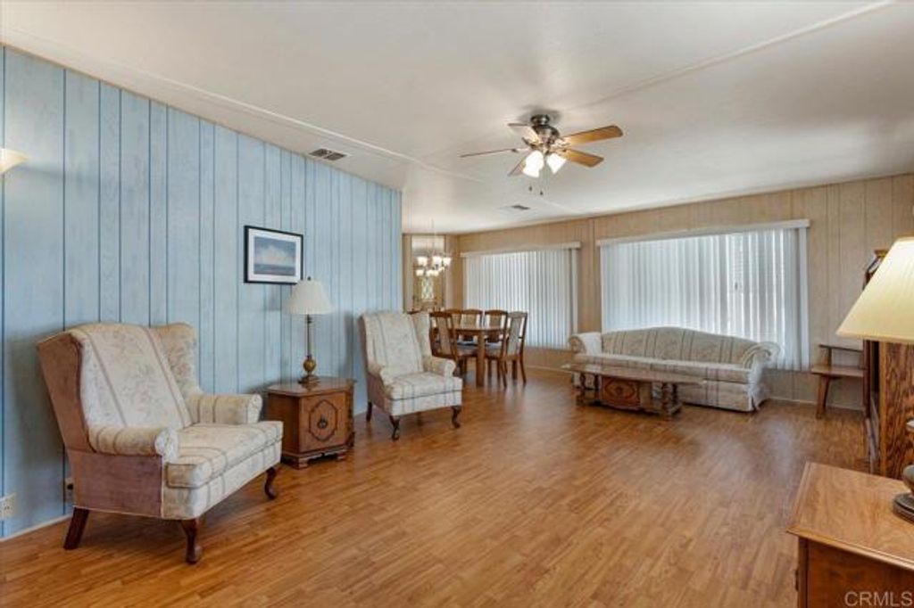 1010 E Bobier Drive 204, Vista, CA 92084