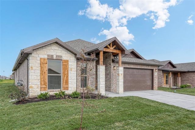 16782 S Hall Street, Olathe, KS 66062
