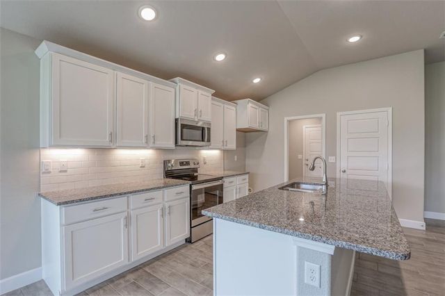 16782 S Hall Street, Olathe, KS 66062