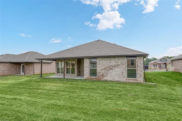 16782 S Hall Street, Olathe, KS 66062