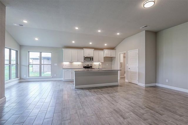 16782 S Hall Street, Olathe, KS 66062