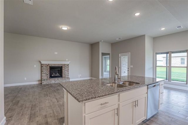 16782 S Hall Street, Olathe, KS 66062
