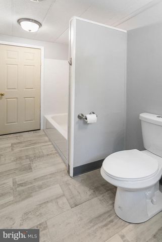 2 PATTERSON AVE, Windsor, PA 17366