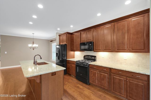 16033 Carefree Pl, Louisville, KY 40245