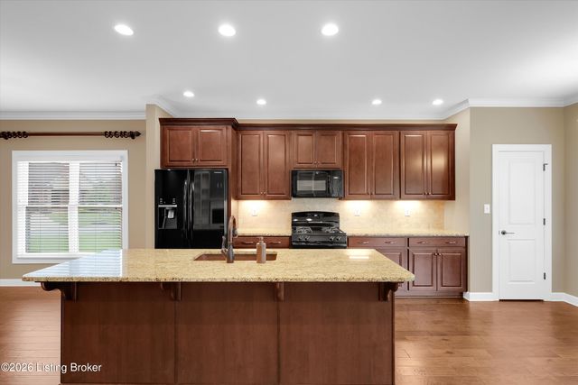 16033 Carefree Pl, Louisville, KY 40245