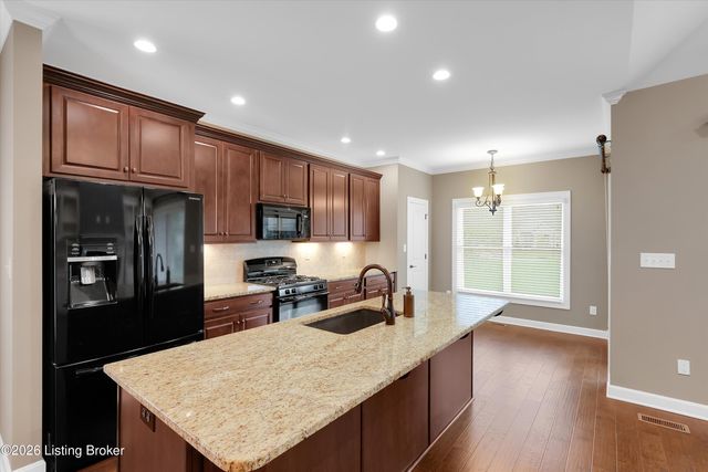 16033 Carefree Pl, Louisville, KY 40245