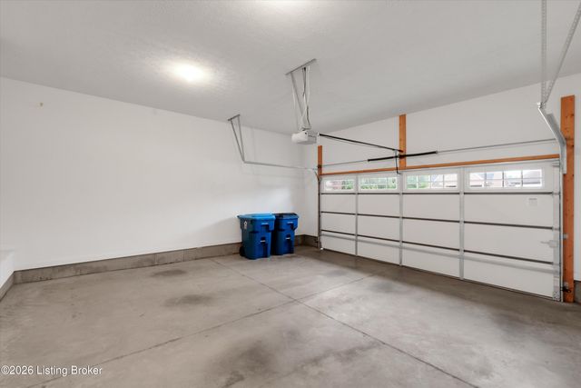 16033 Carefree Pl, Louisville, KY 40245