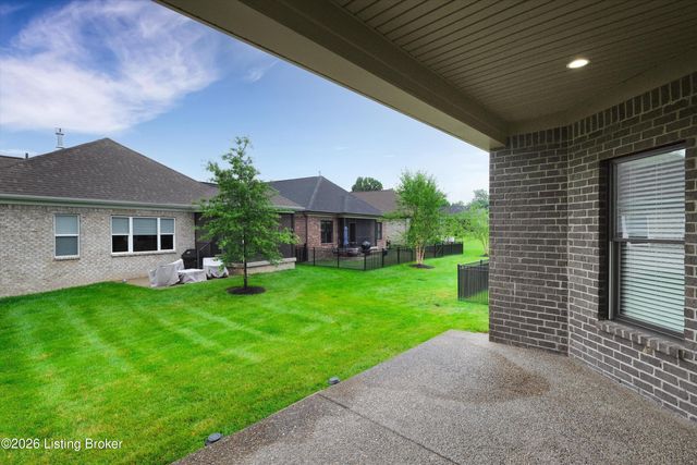 16033 Carefree Pl, Louisville, KY 40245