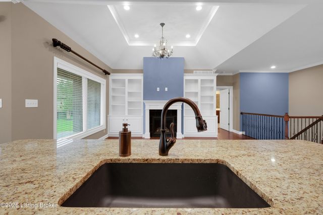 16033 Carefree Pl, Louisville, KY 40245