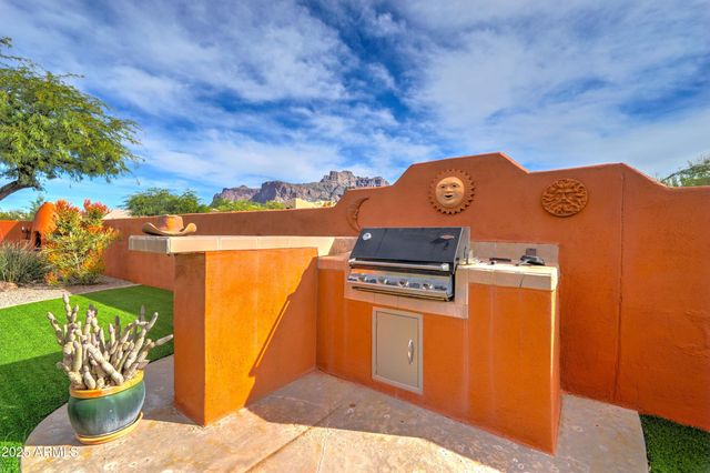 5098 E 4TH Avenue, Apache Junction, AZ 85119