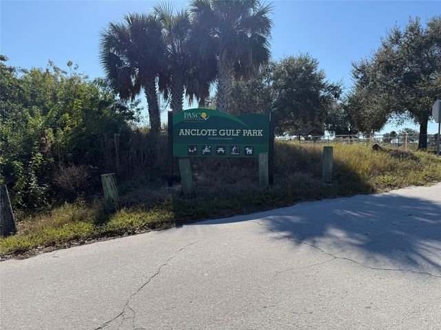 2810 RAVENDALE LANE, Holiday, FL 34691