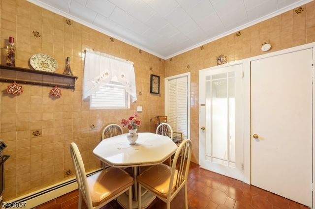 21 Bellevue St, Elizabeth City, NJ 07202