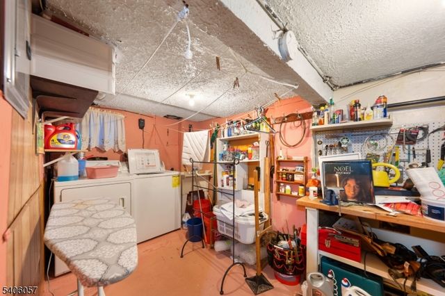 21 Bellevue St, Elizabeth City, NJ 07202