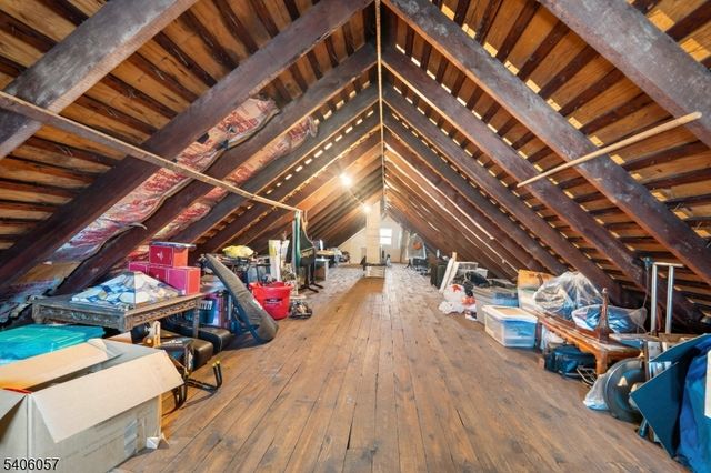 21 Bellevue St, Elizabeth City, NJ 07202