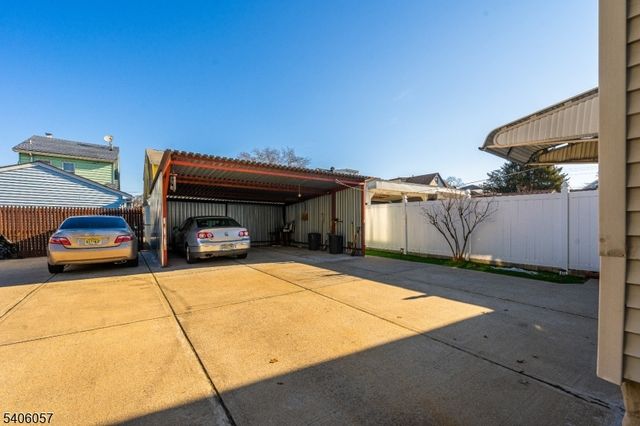 21 Bellevue St, Elizabeth City, NJ 07202