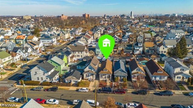 21 Bellevue St, Elizabeth City, NJ 07202