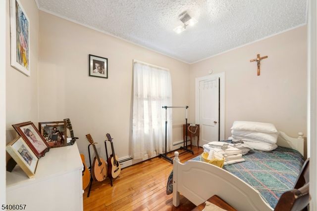 21 Bellevue St, Elizabeth City, NJ 07202