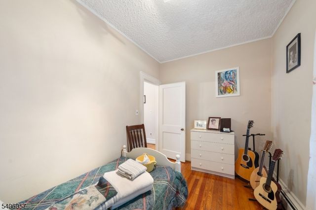 21 Bellevue St, Elizabeth City, NJ 07202